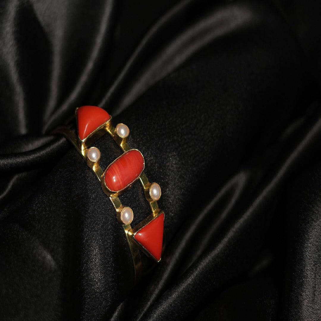 DOUBLE CORAL WITH 4 PEARL DOUBLE WIRE BRACELET