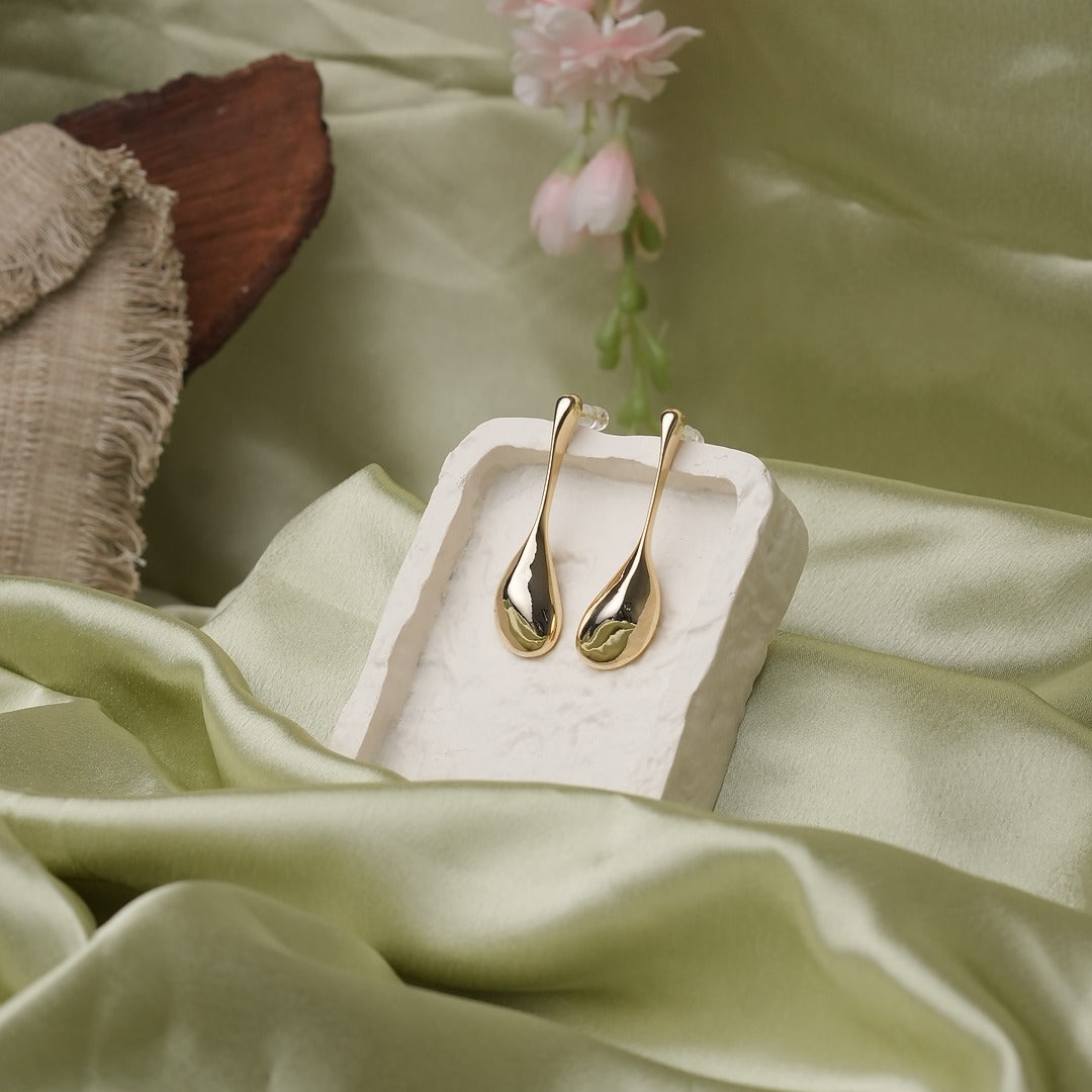 LINEAR DROP EARRINGS