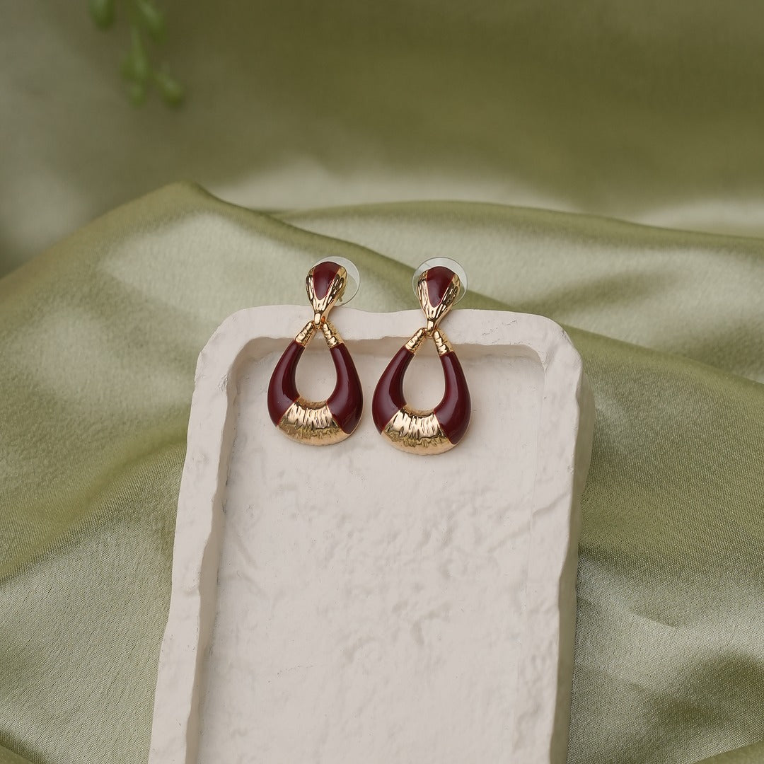 TEAR DROP EARRINGS