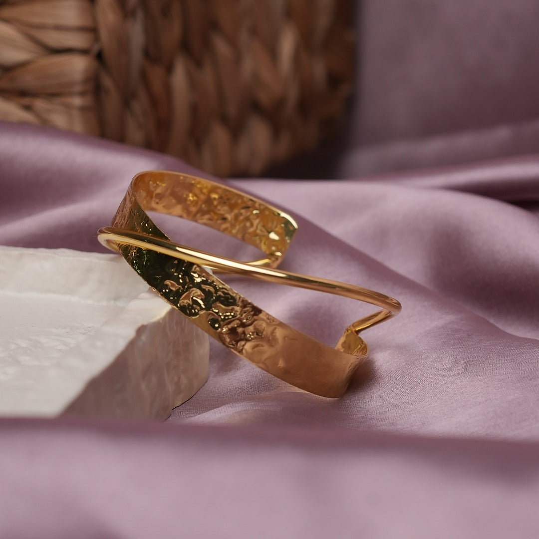 AROHI DOUBLE LAYER STATEMENT BRACELET