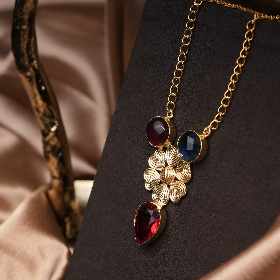 HESTIA ZORAA STANDOUT NECKLACE