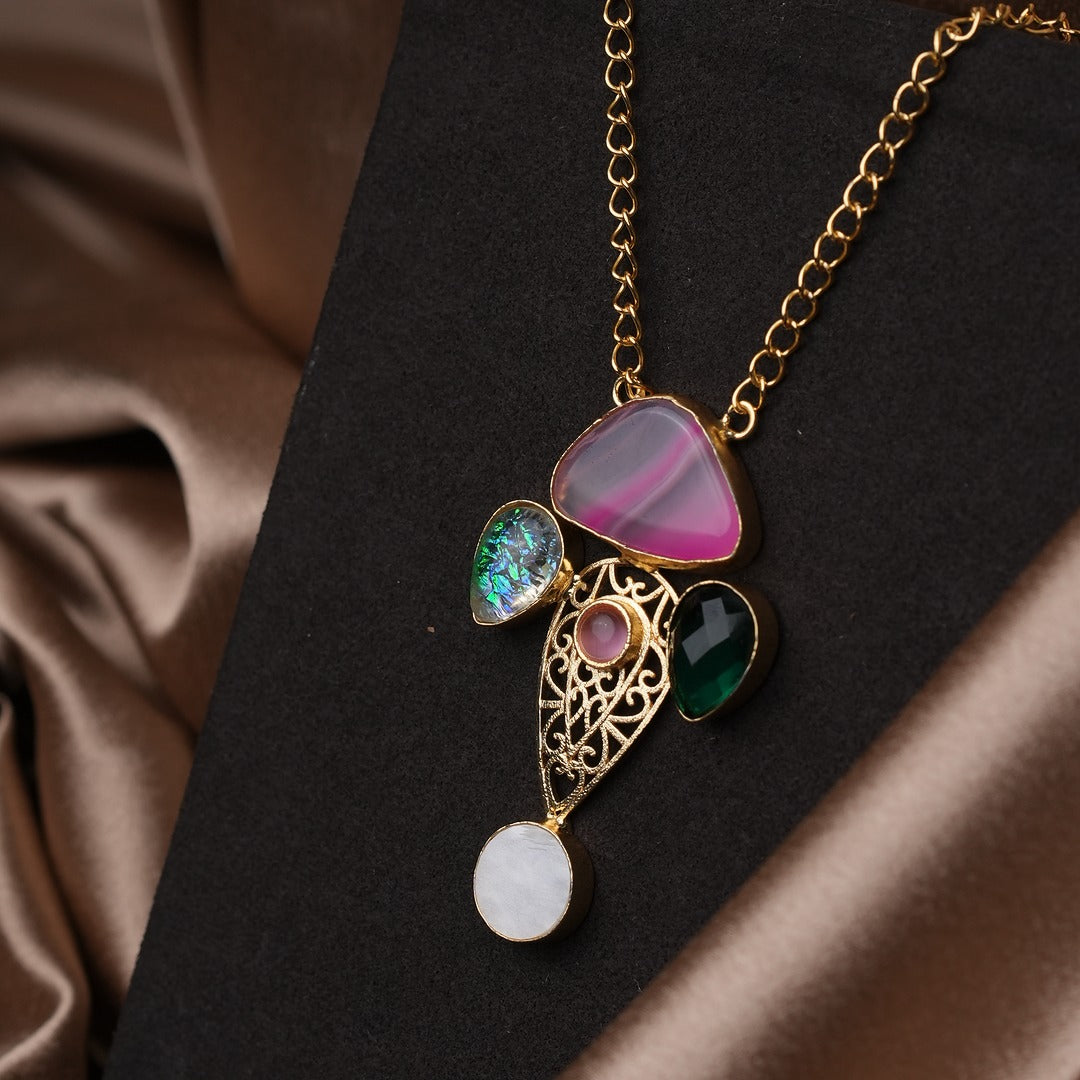 MATHANGI ZORAA STANDOUT NECKLACE