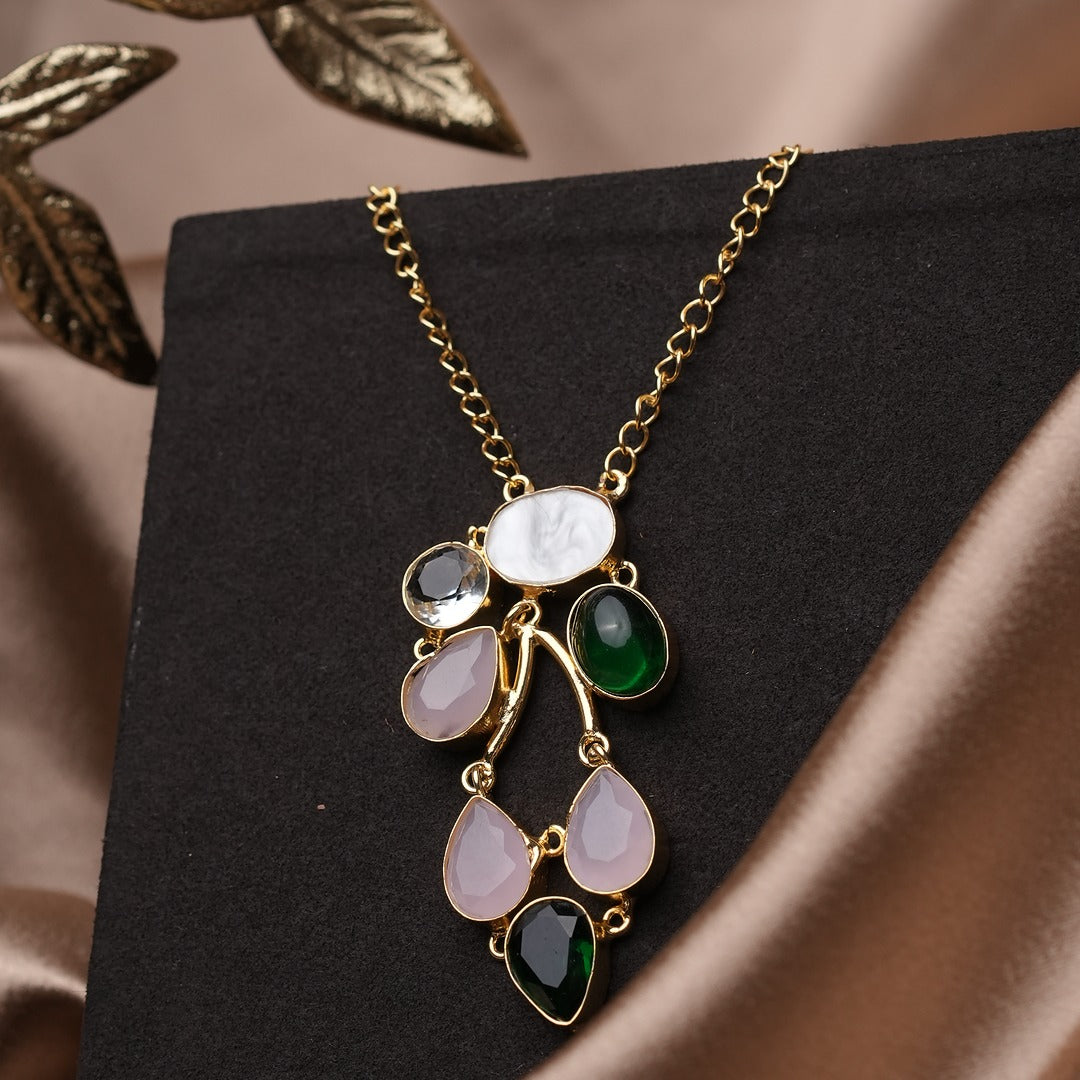 AMEYA ZORAA STANDOUT NECKLACE