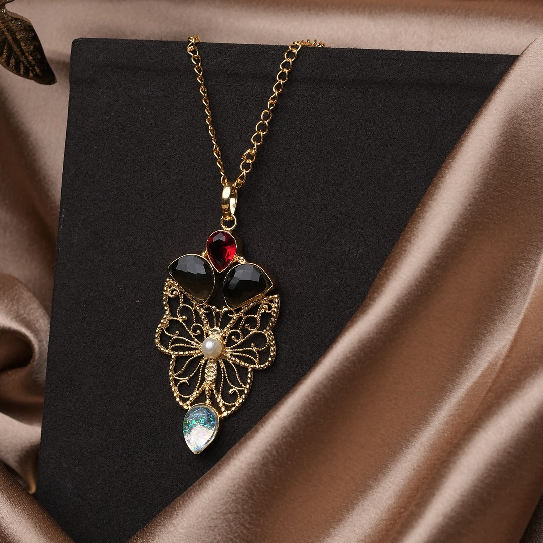 KARTHIKA ZORAA STANDOUT NECKLACE