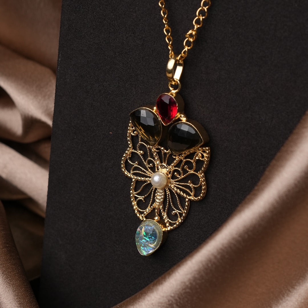 KARTHIKA ZORAA STANDOUT NECKLACE