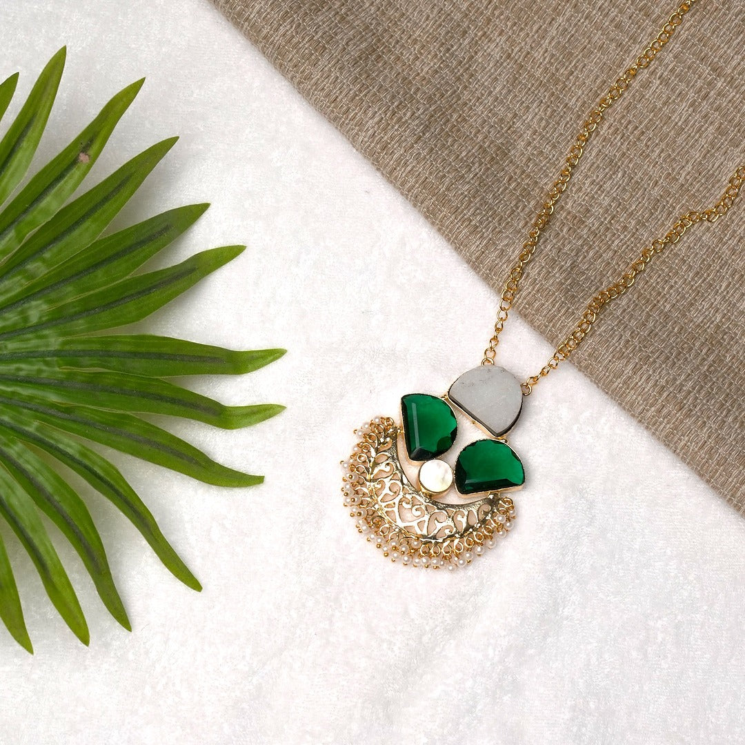 ZEUS ZORAA STANDOUT NECKLACE