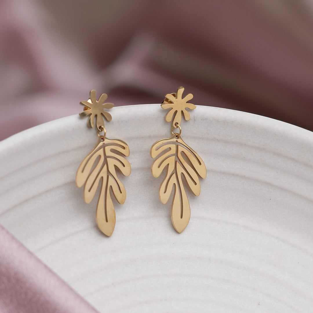 LEAFY DROP EARRINGS