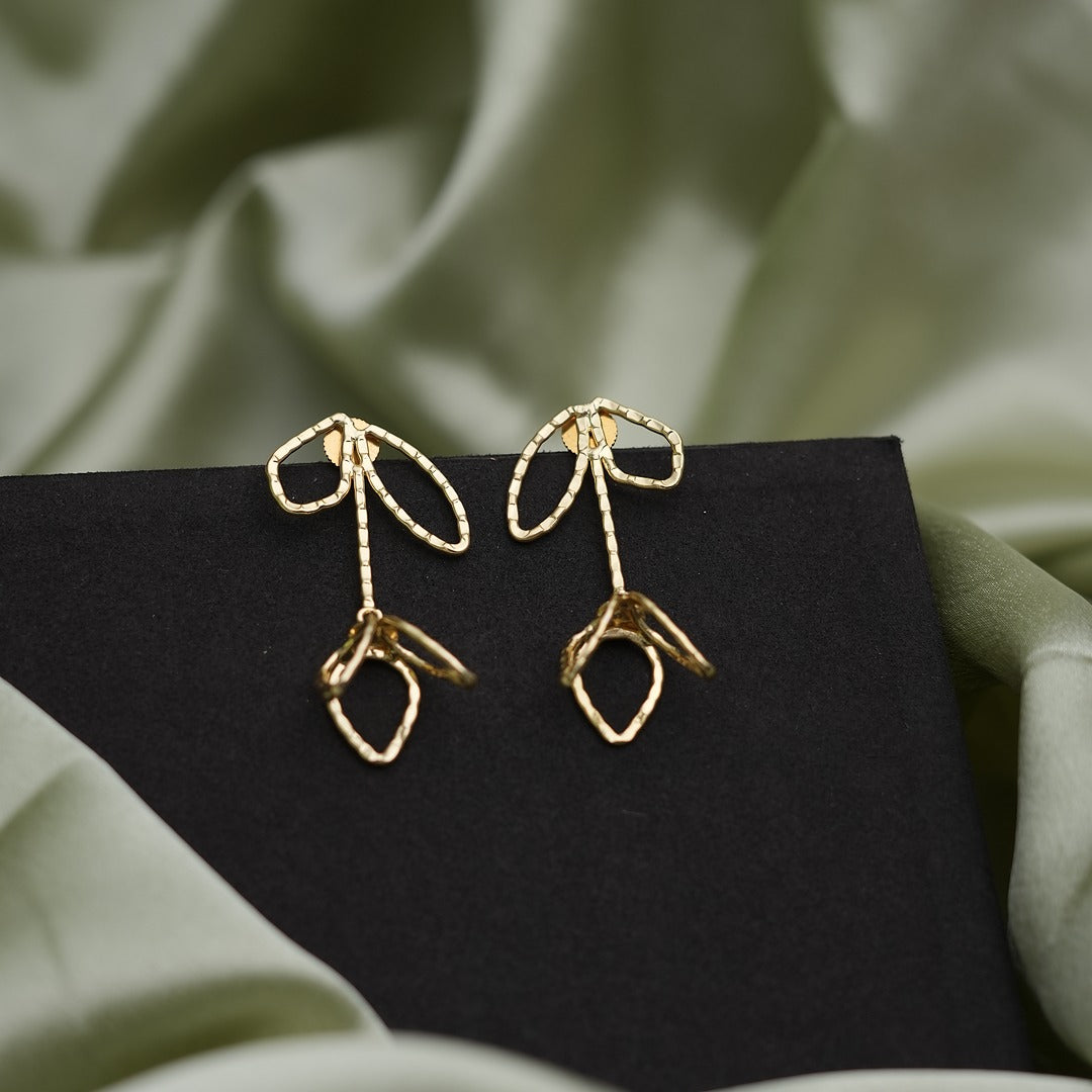 GOLDEN BLOOM DROP EARRINGS