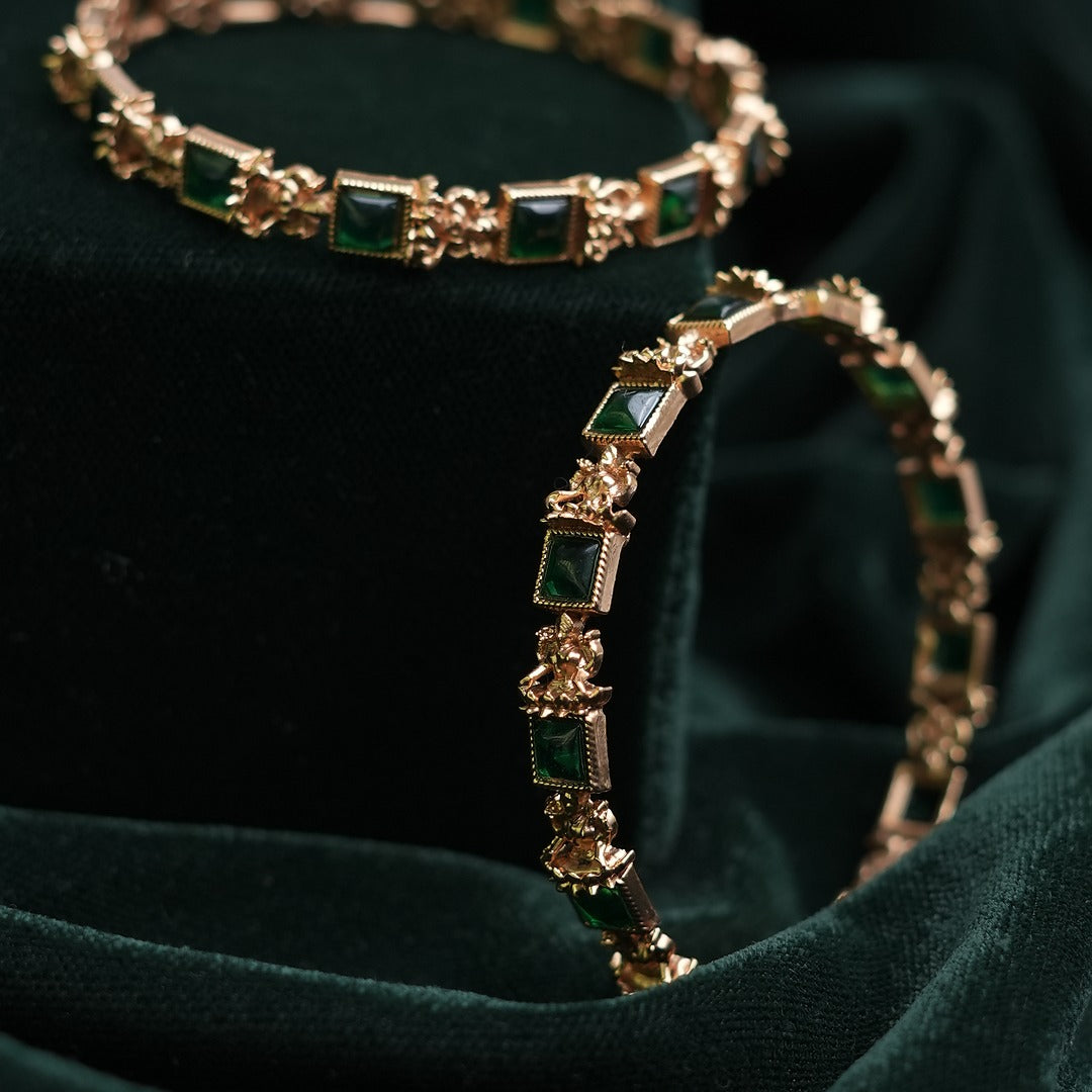 ANASWARA TRADITIONAL BANGLES