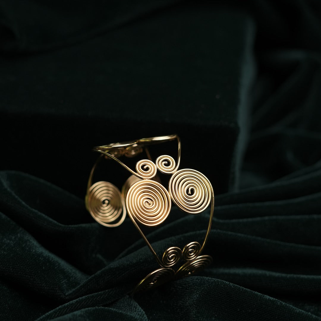 CLARA ORBIT CUFF