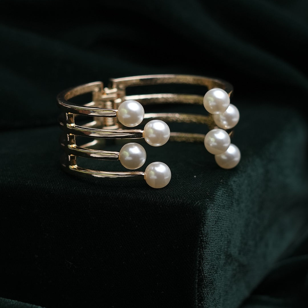 LAYER PEARL BRACELET