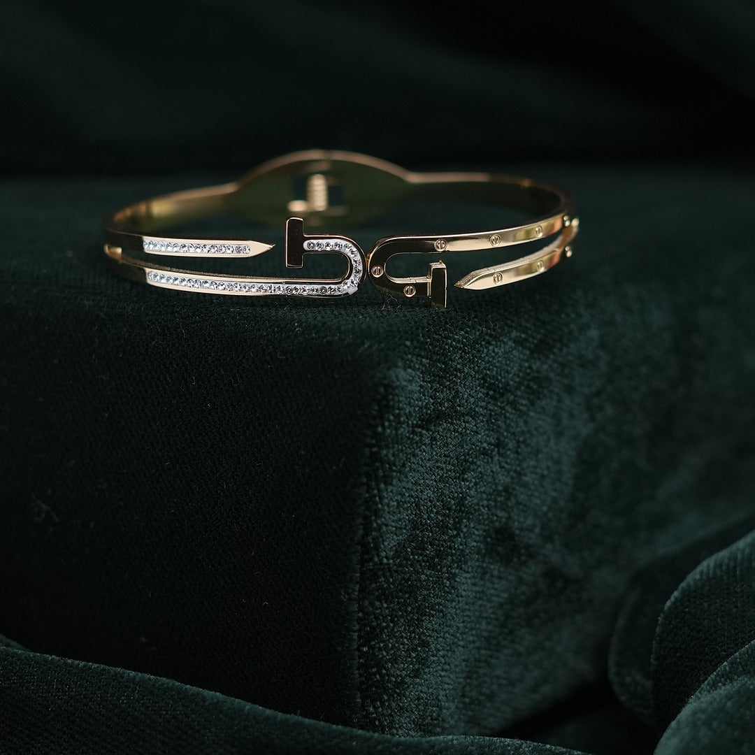 DOUBLE U STONE BRACELET