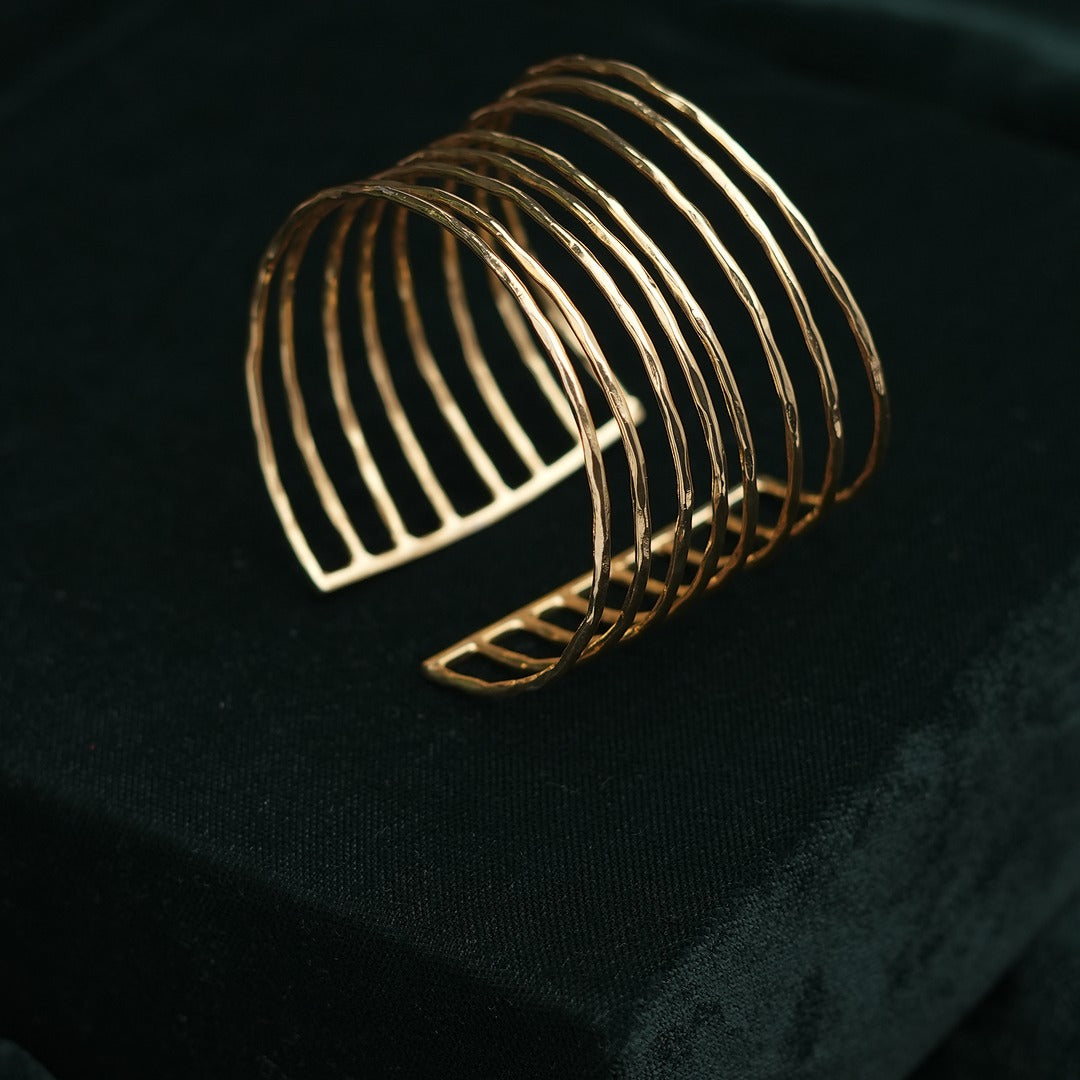 EIGHT LAYER BOLD BRACELET