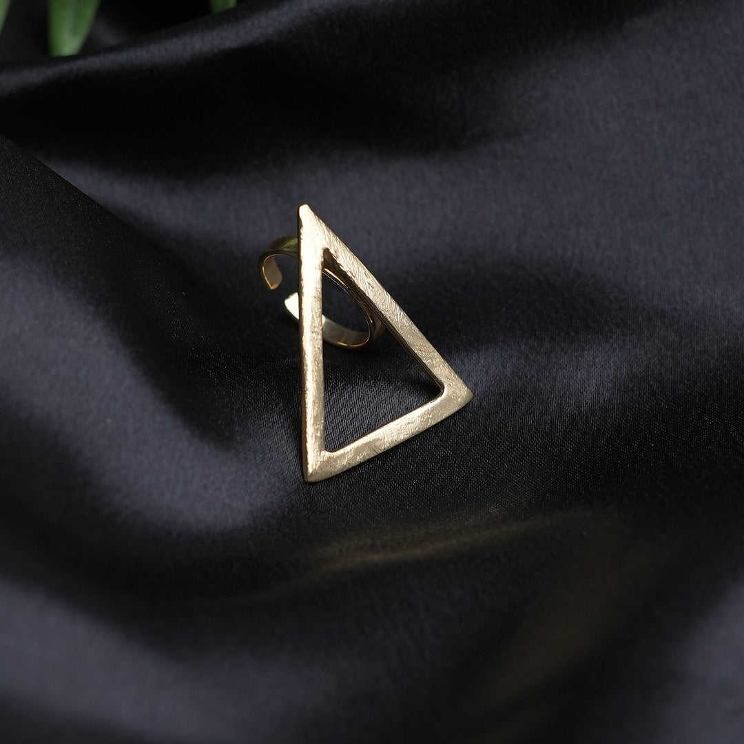 TRIANGLE GOLDEN RING