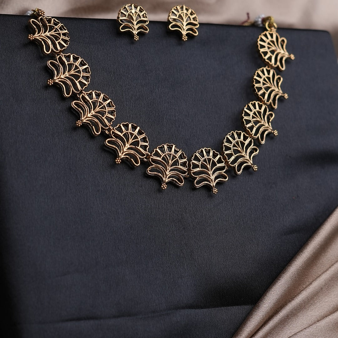 TARUNI NECKLACE SET