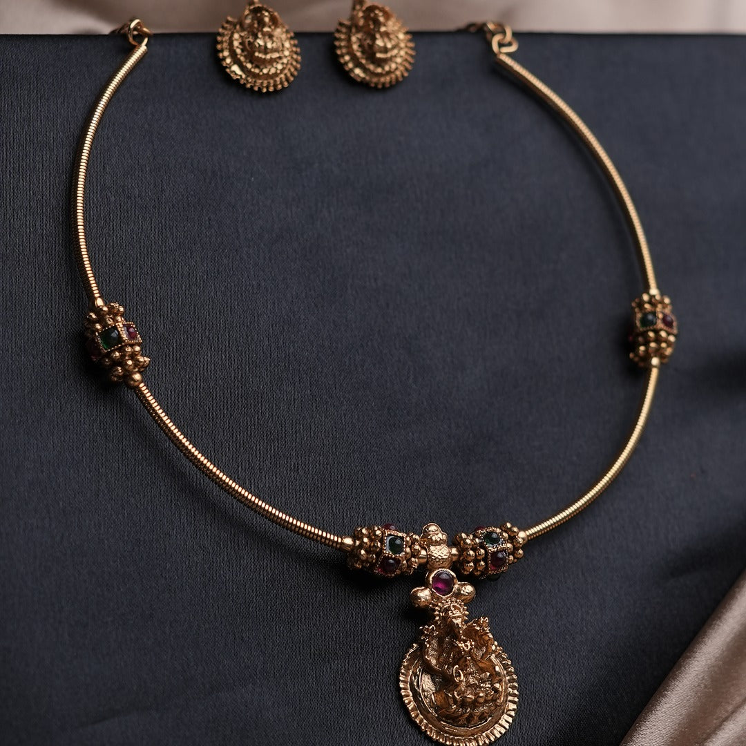 KALYANI IDOL NECKLACE