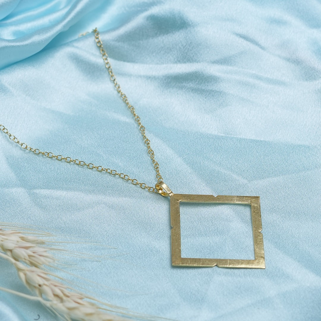 GOLDEN SQUARE LONG CHAIN NECKLACE