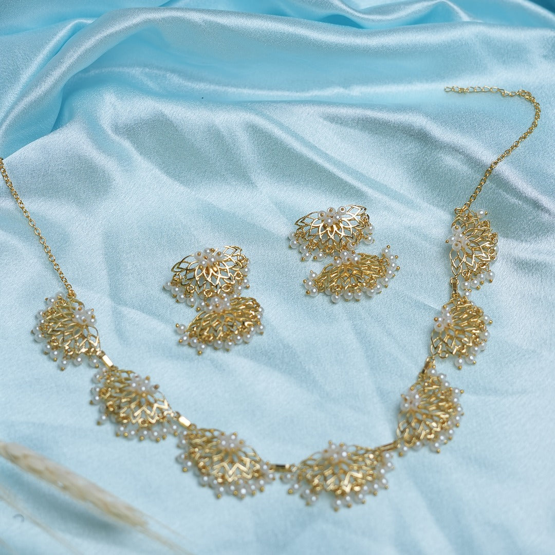 HALF FLOWER NECKLACE SET