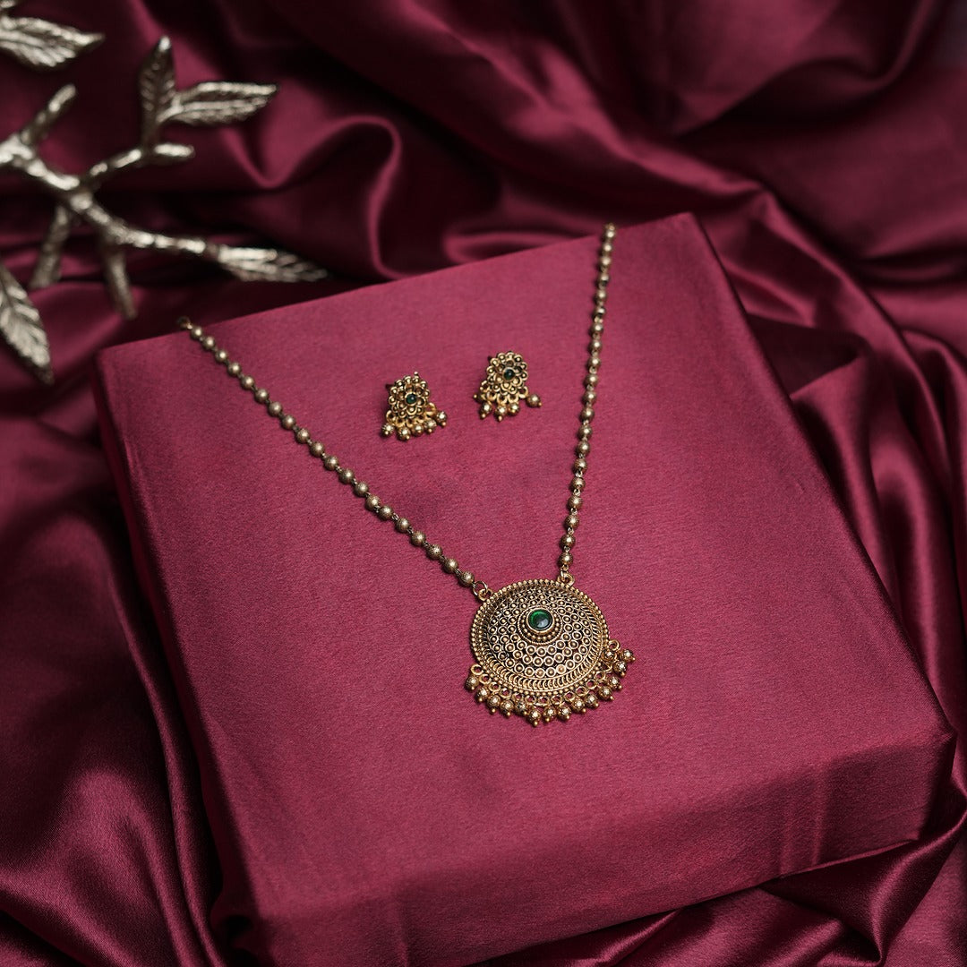 VASANTHA LONG CHAIN NECKLACE