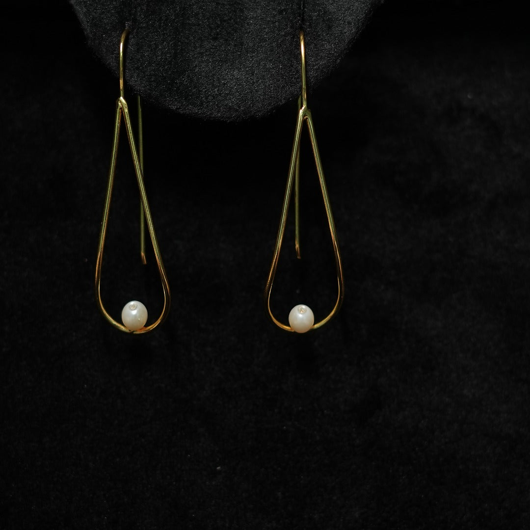 DEWDROP PEARL EARRINGS