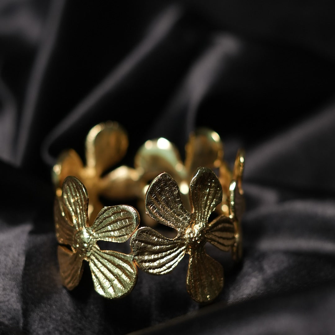 5 FLOWER CASTING BRACELET