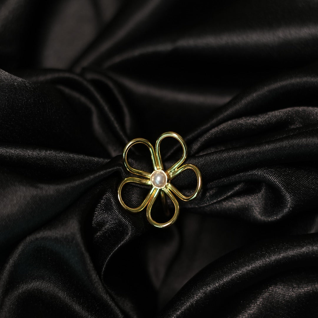 PLAIN FLOWER WITH S PEARL RING