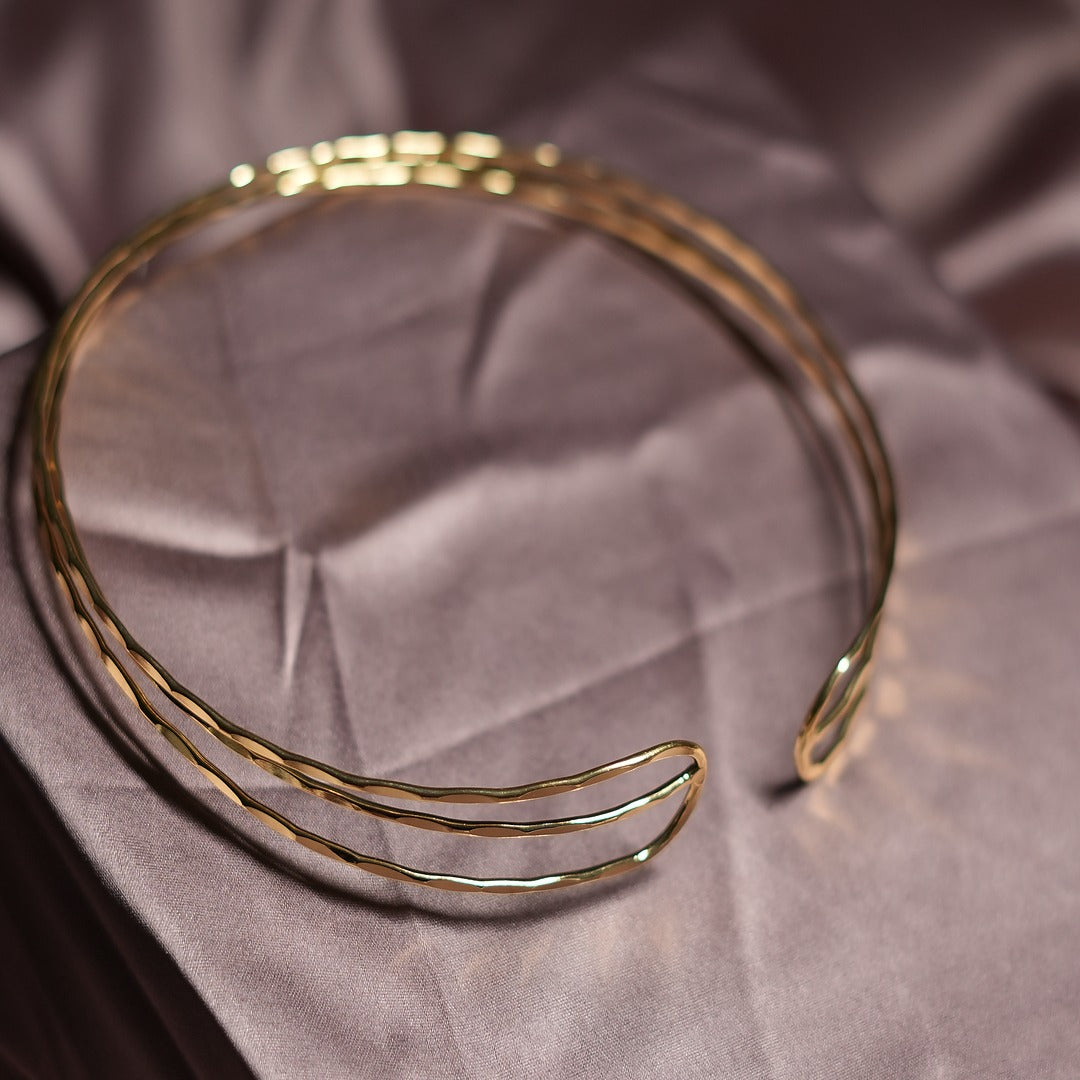 PLAIN 3 HAMMERED WIRE HASLI