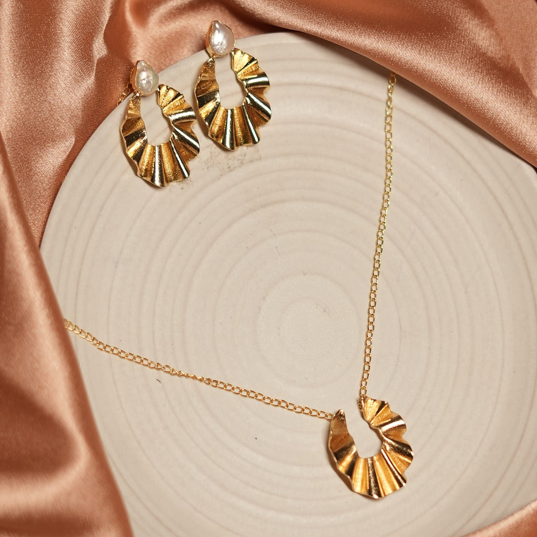 ZIG ZAG PEARL NECKLACE