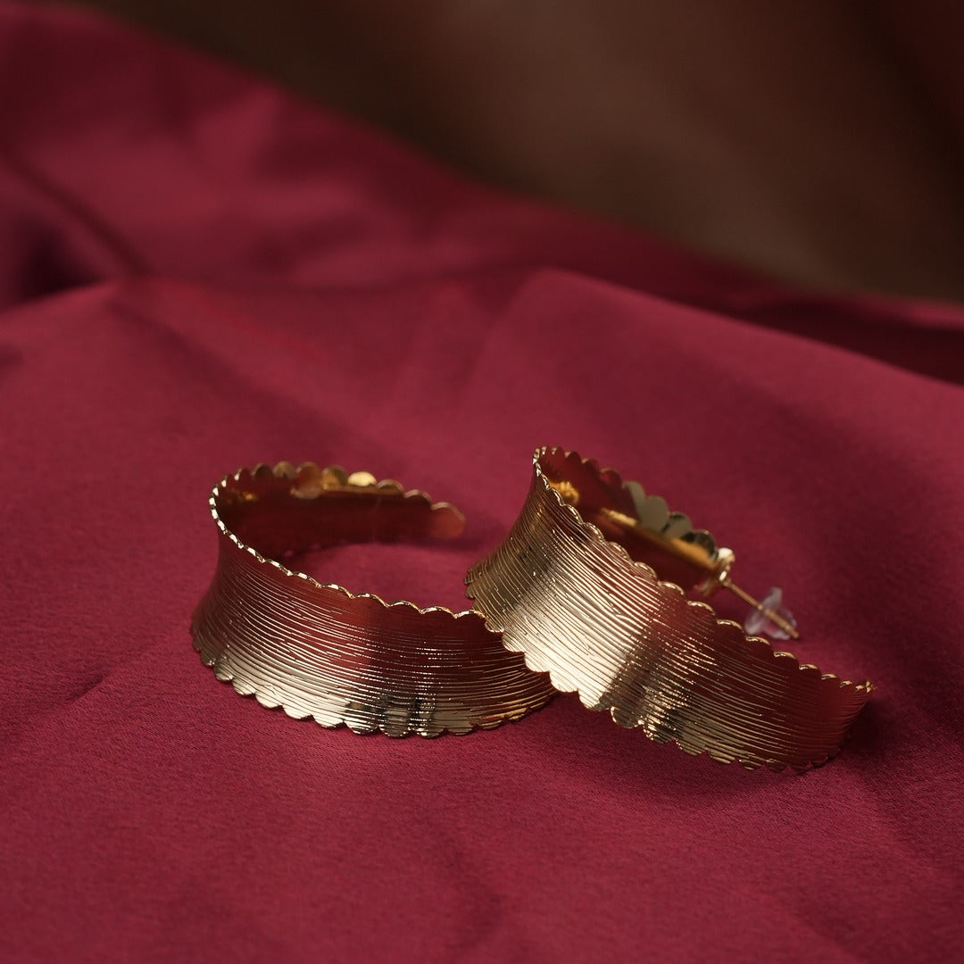 GROOVY HOOP EARRINGS