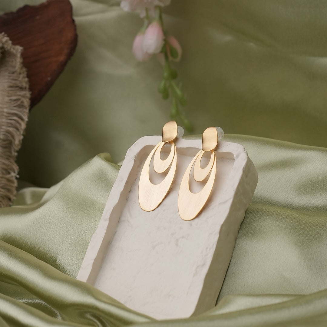 GOLDEN MATTE OVAL EARRINGS