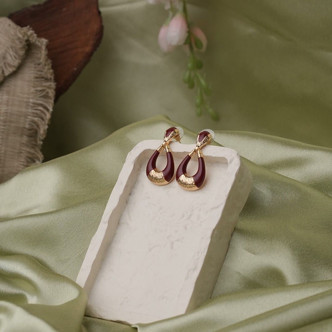 TEAR DROP EARRINGS