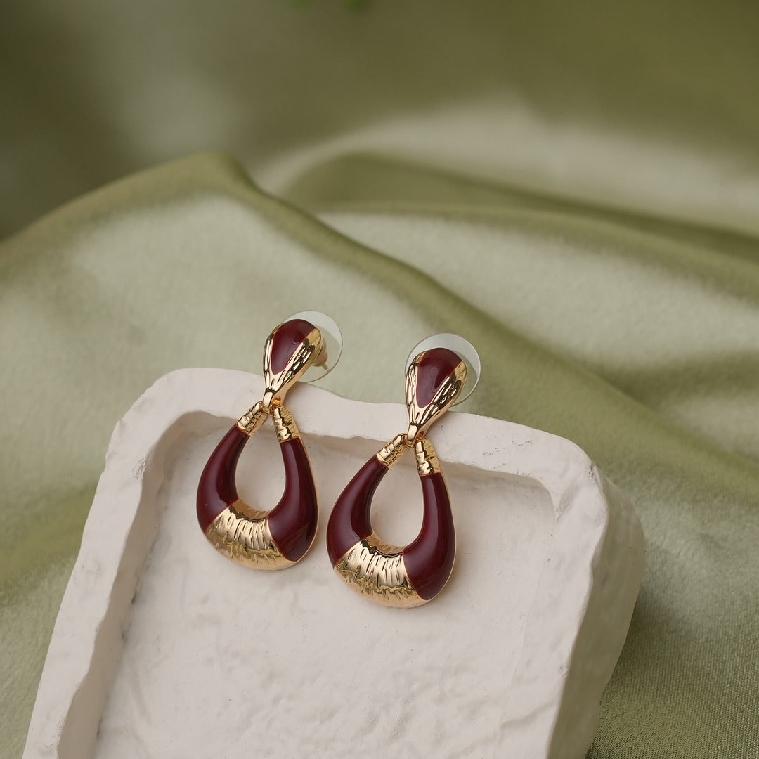 TEAR DROP EARRINGS