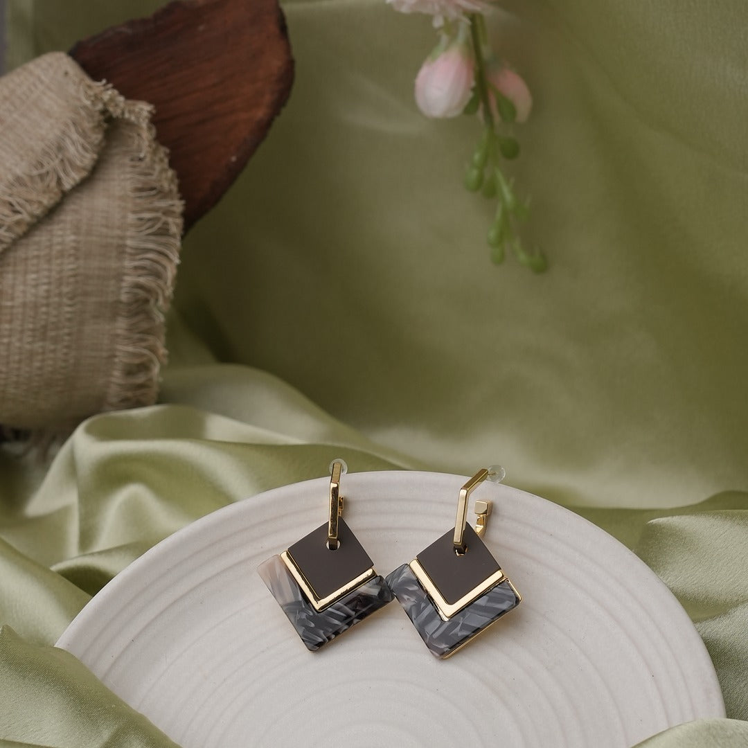 MARBLE DIAMOND EARRINGS