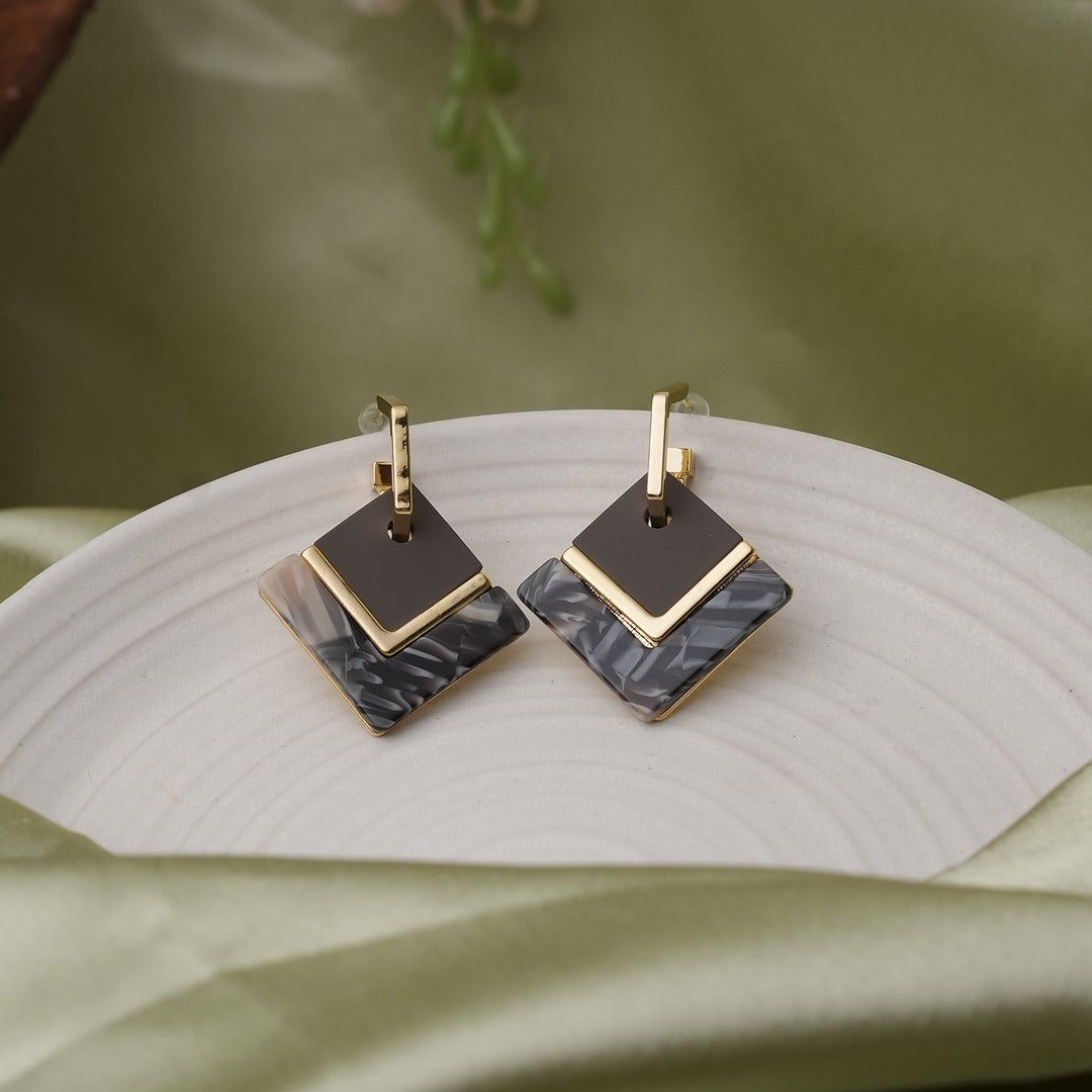 MARBLE DIAMOND EARRINGS