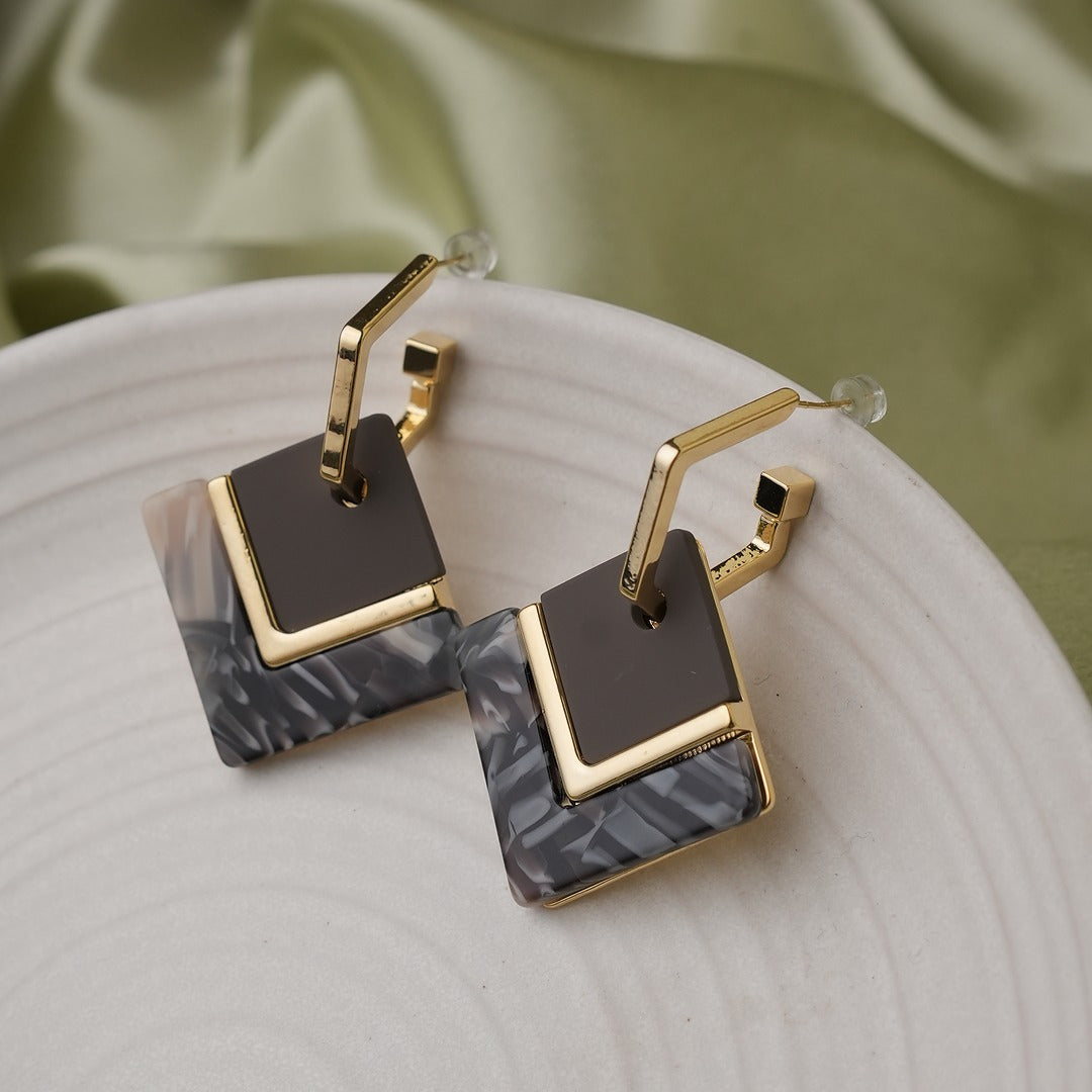 MARBLE DIAMOND EARRINGS