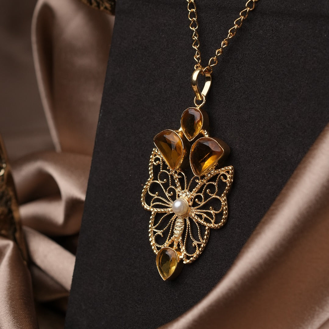 SHALABHA ZORAA STANDOUT NECKLACE