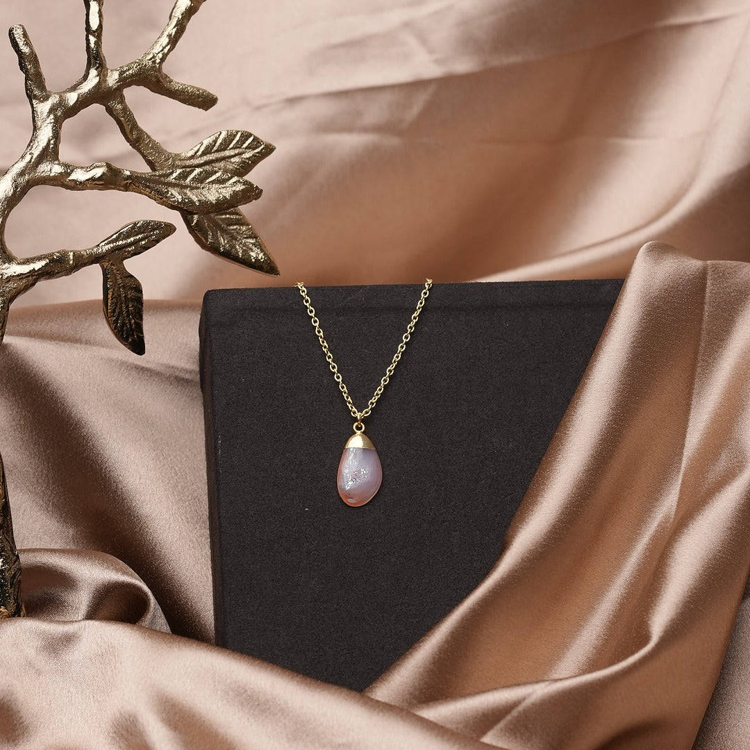 PEACHSTONE ZORAA STANDOUT NECKLACE