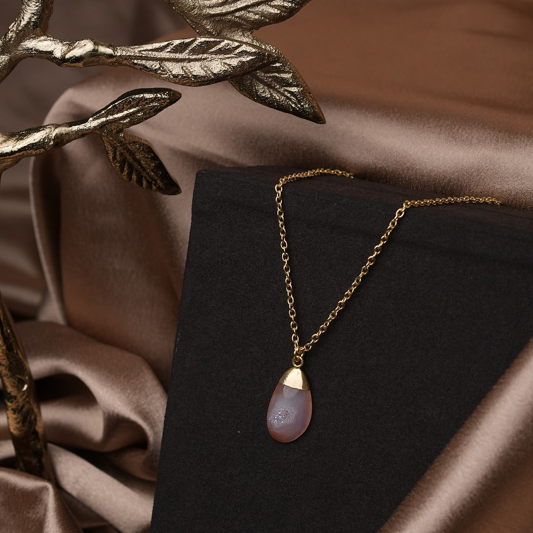 PEACHSTONE ZORAA STANDOUT NECKLACE