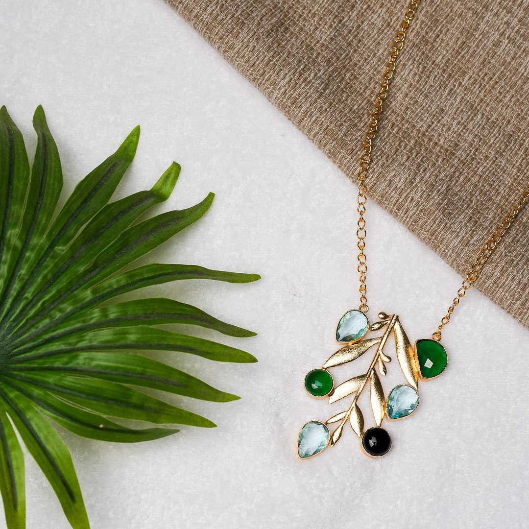 KAJAL ZORAA STANDOUT NECKLACE