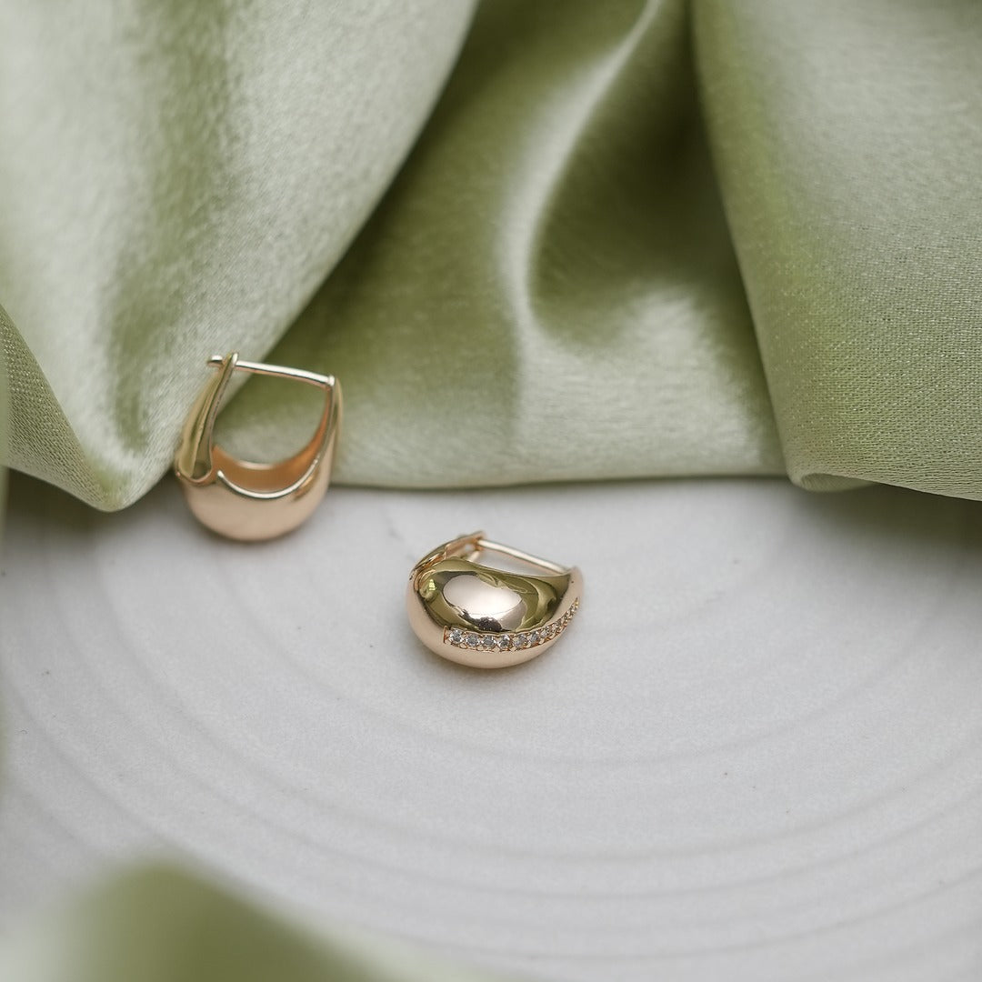 GOLDEN AD LOOP EARRINGS