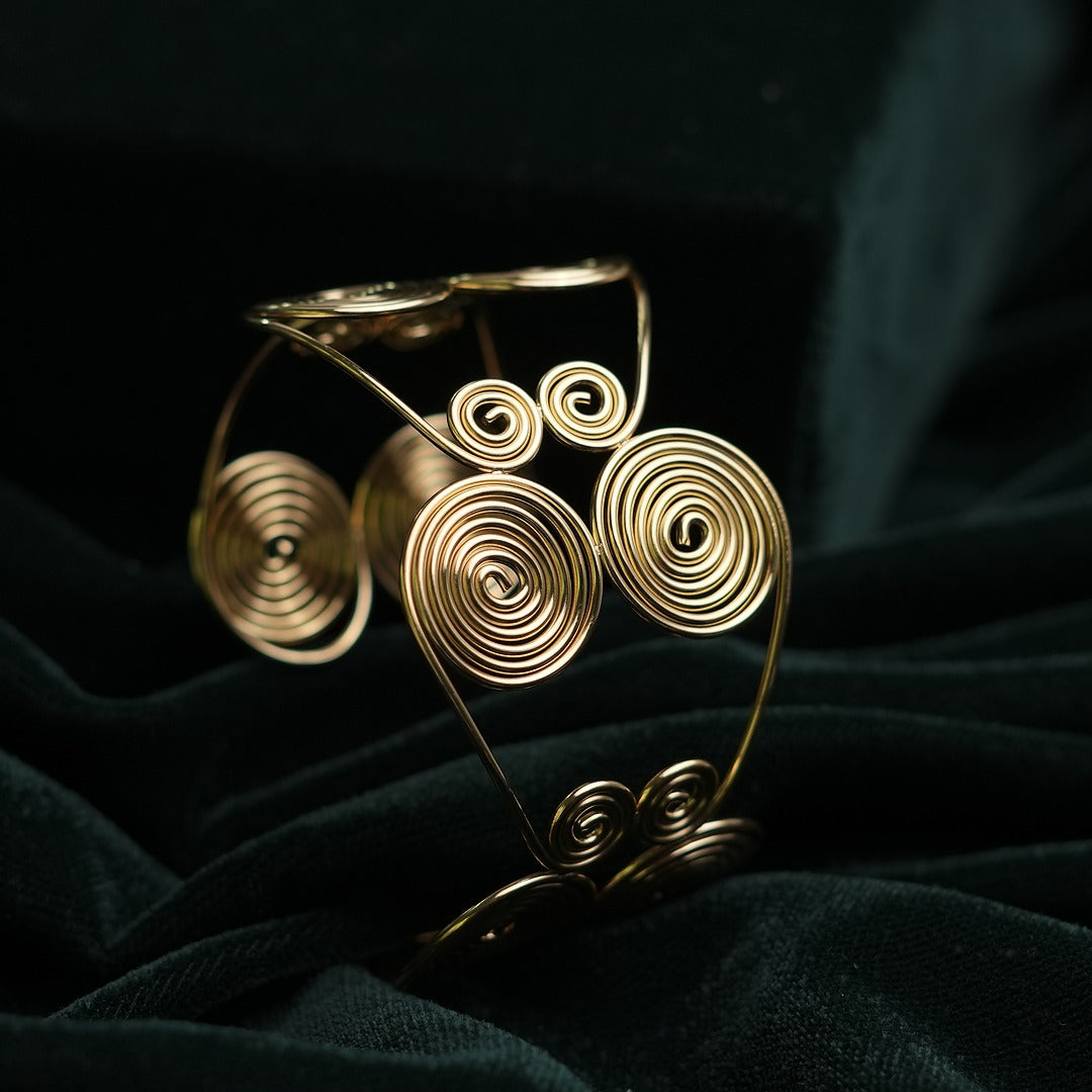 CLARA ORBIT CUFF