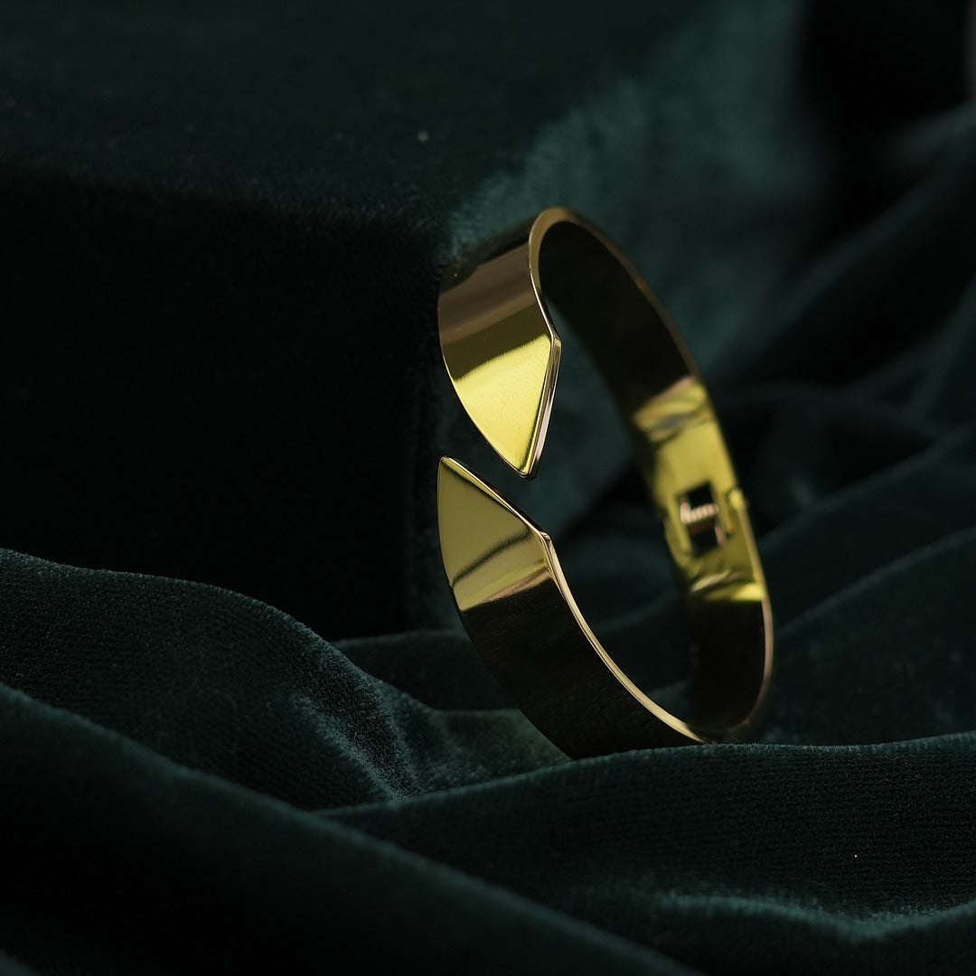 ARROW GOLDEN BRACELET