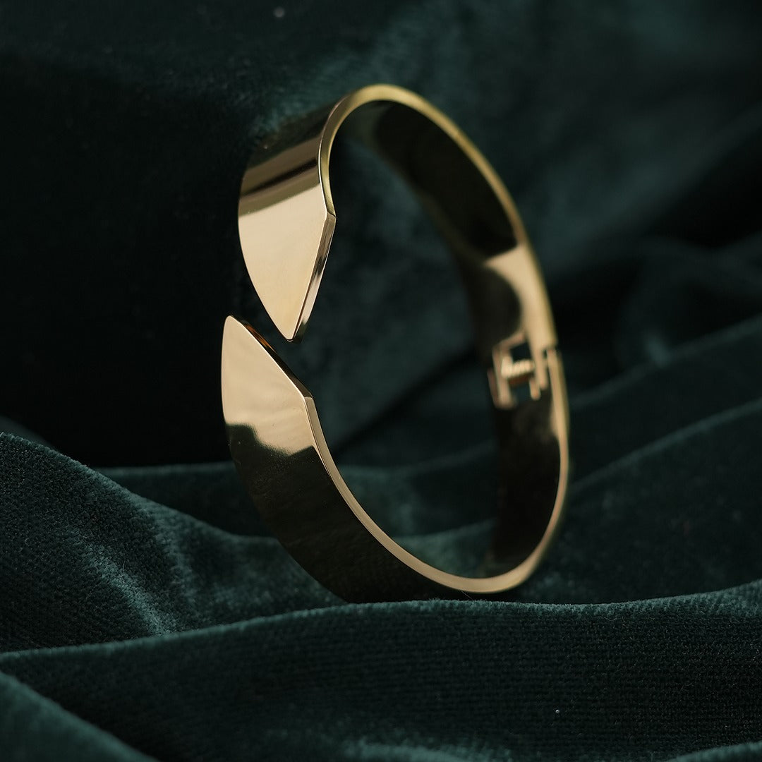 ARROW GOLDEN BRACELET