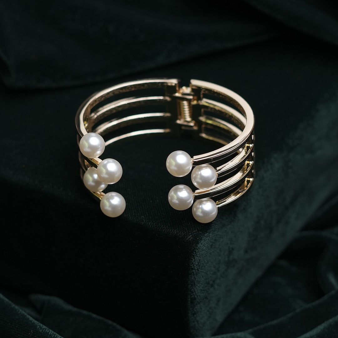LAYER PEARL BRACELET