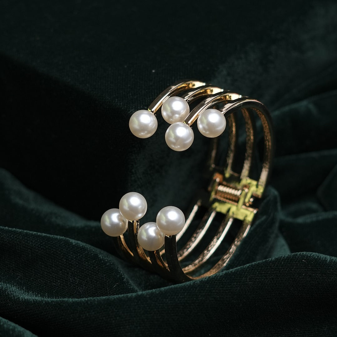 LAYER PEARL BRACELET