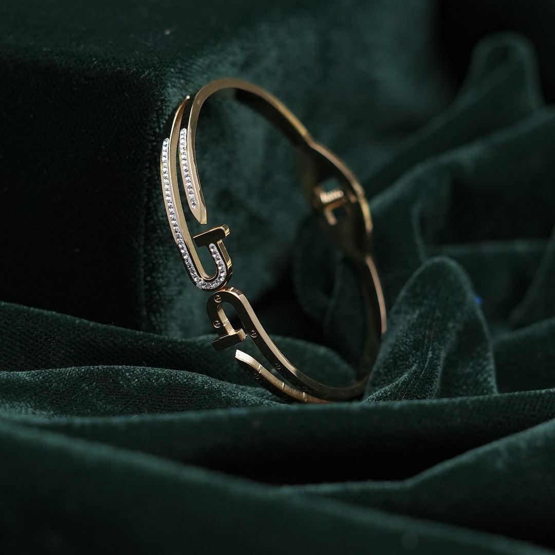 DOUBLE U STONE BRACELET