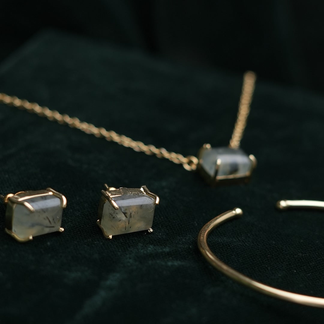 ANIKA SINGLE STONE SET