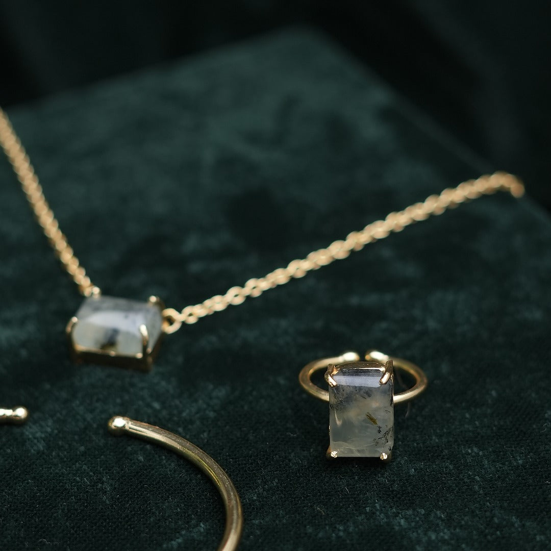 ANIKA SINGLE STONE SET