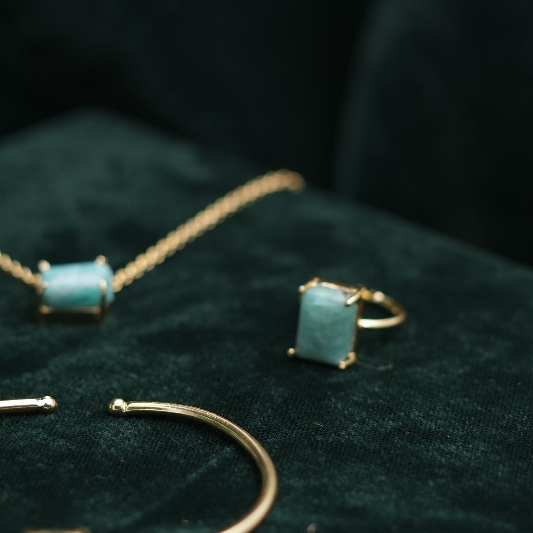 ANIKA SINGLE STONE SET