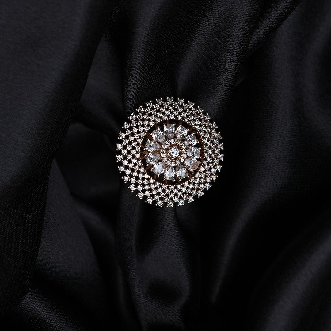 ZORAA  STANDOUT TWIRLING AD FINGER RING